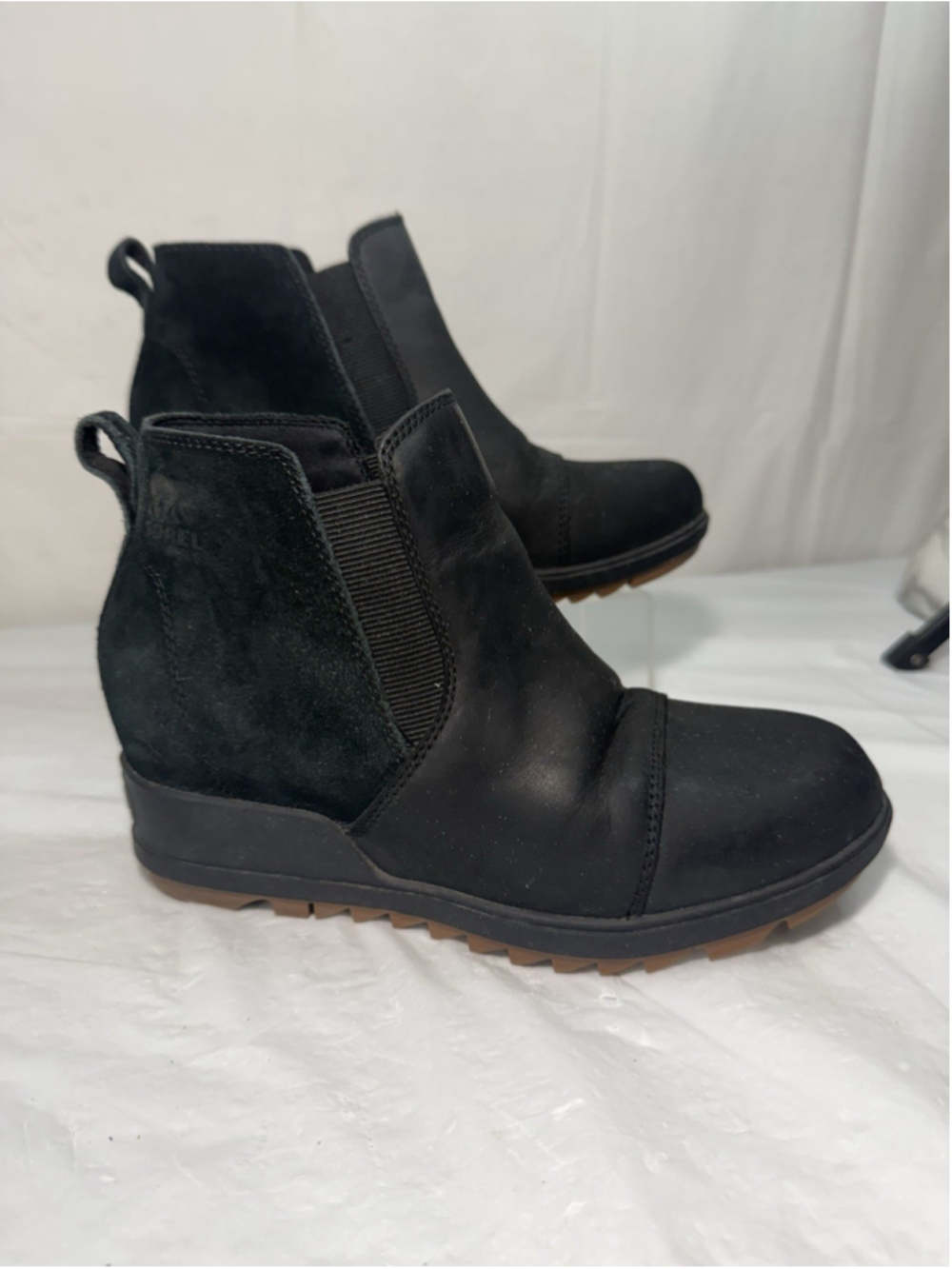 Sorel Joan of Arctic Wedge Chelsea Boots size 7 Black Leather NL3816-010